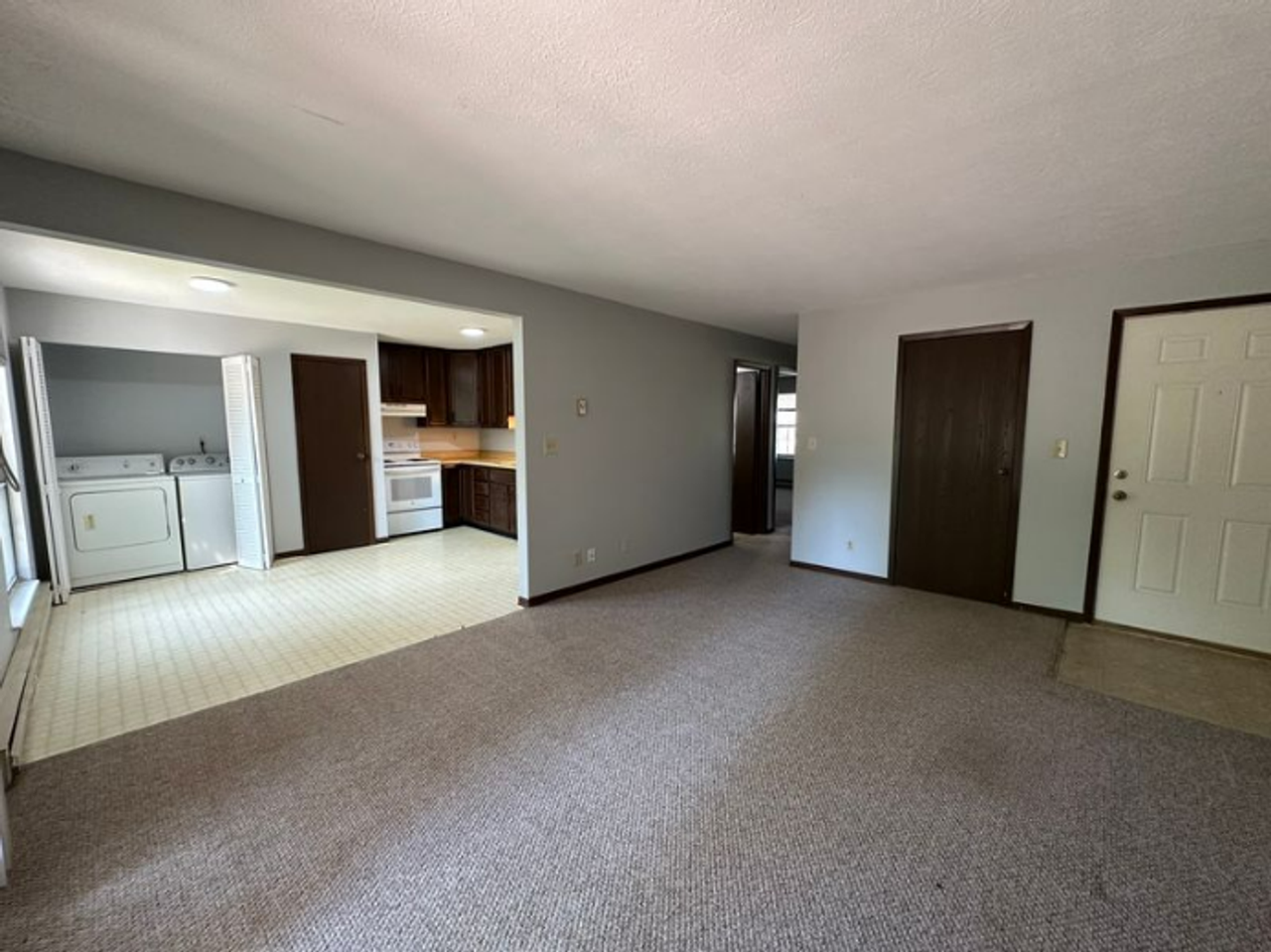 70 Ironwood Court - Photo 4 of 8