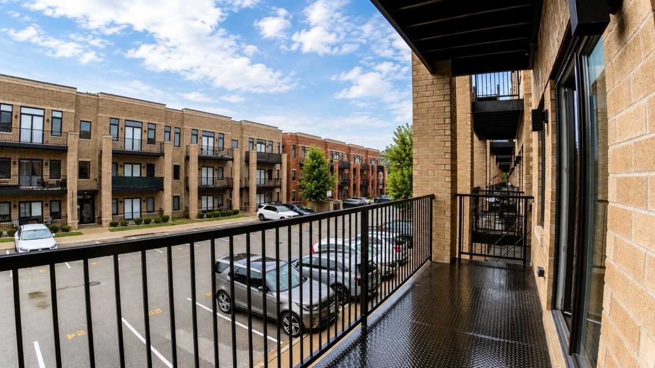 Grand Ave & N Cumberland #8471-204 - Photo 7 of 18