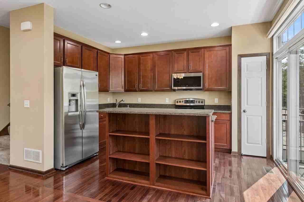10002 Gentian Dr - Photo 2 of 29