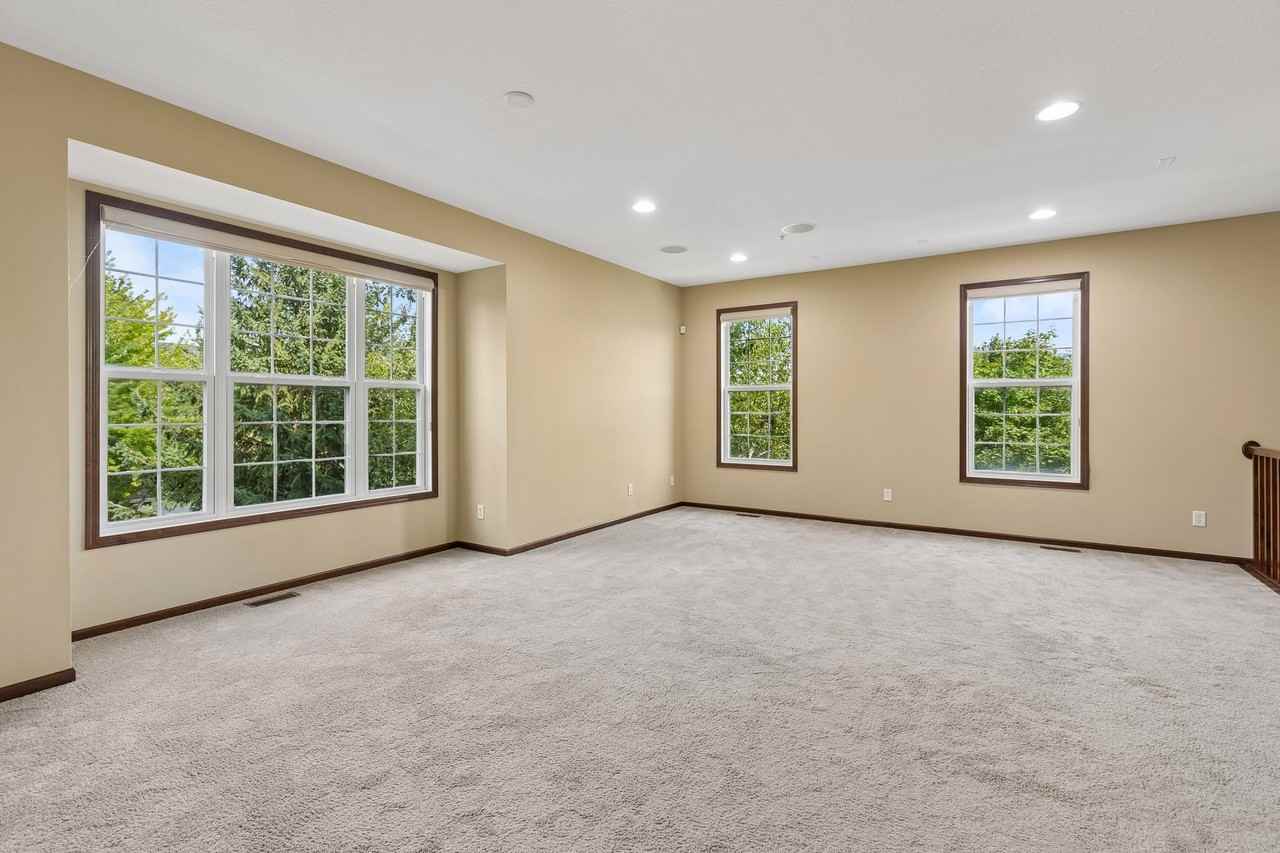 10002 Gentian Dr - Photo 7 of 29