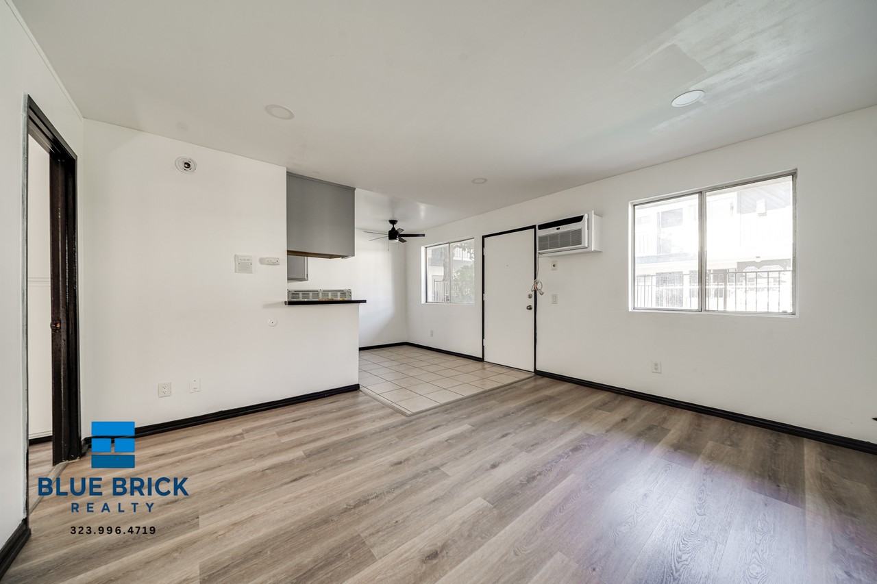 8204 Langdon Ave #15 - Photo 3 of 15