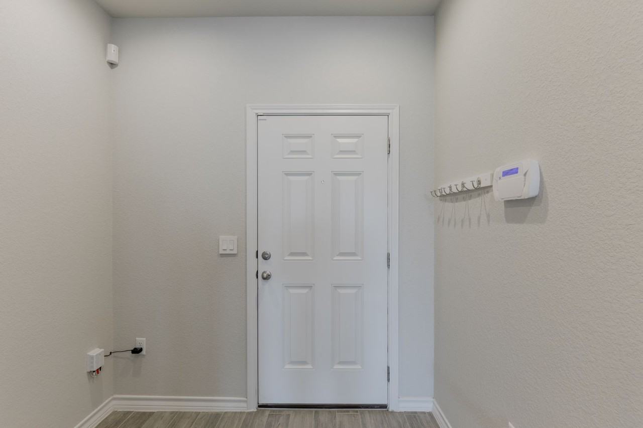5103 Lemon Tree Path #129 - Photo 4 of 35