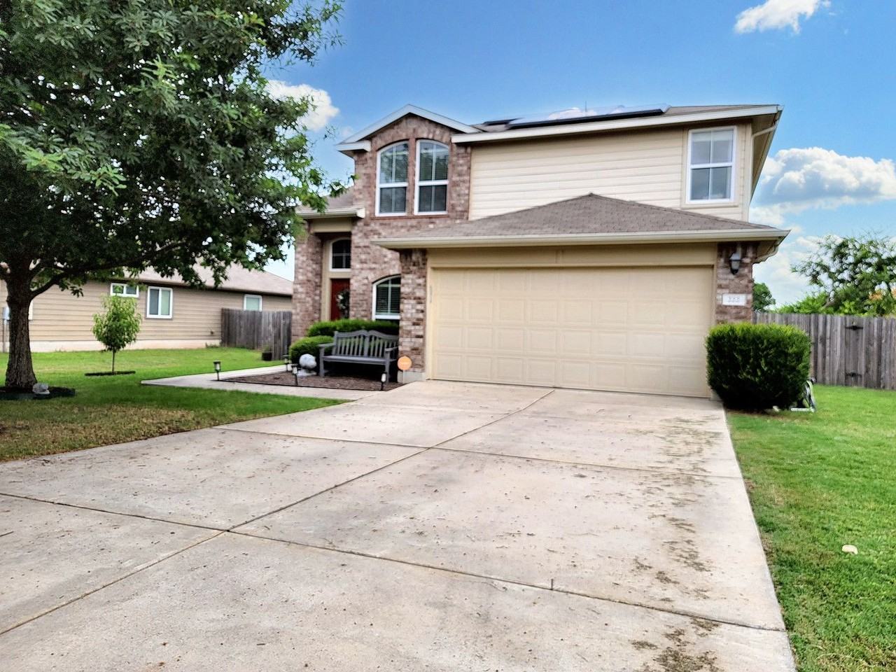 222 Frio River Trl - Photo 2 of 33
