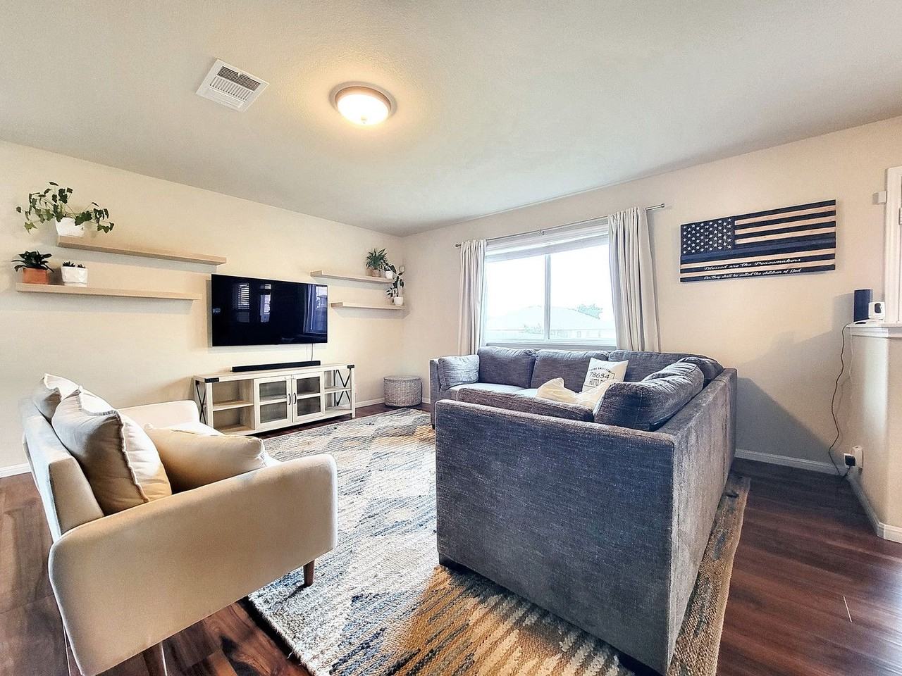 222 Frio River Trl - Photo 6 of 33