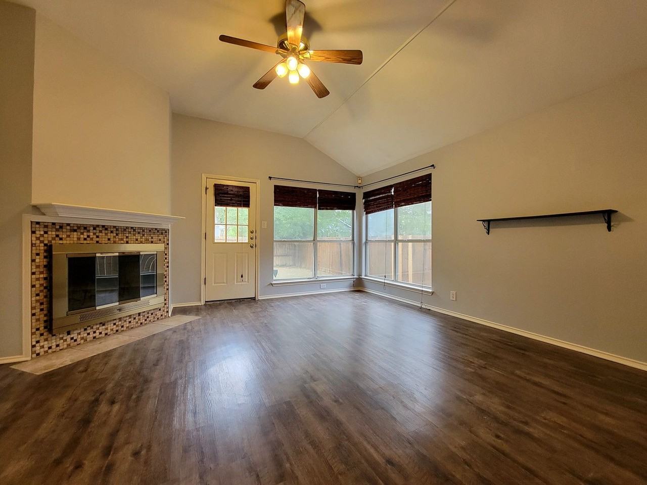 722 Minturn Ln - Photo 3 of 31