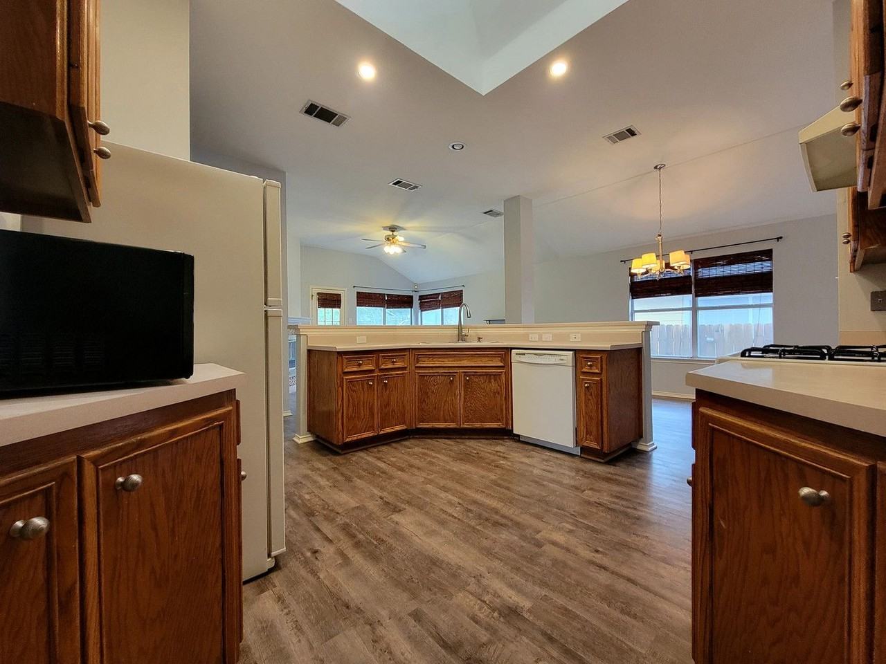 722 Minturn Ln - Photo 7 of 31