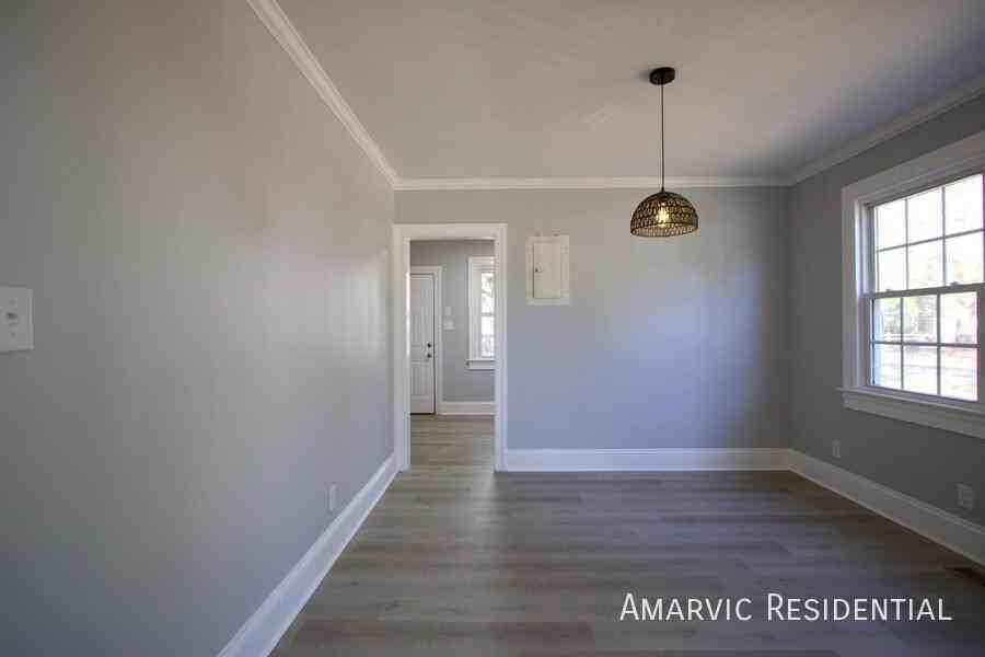 1602 Waverly Ave - Photo 6 of 15