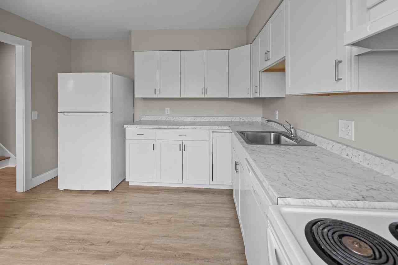 239 Parliament Cir - Photo 4 of 11