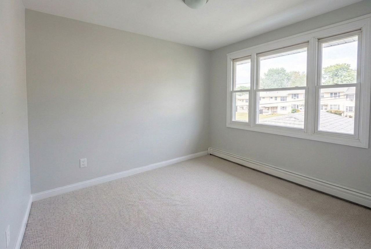 239 Parliament Cir - Photo 5 of 11