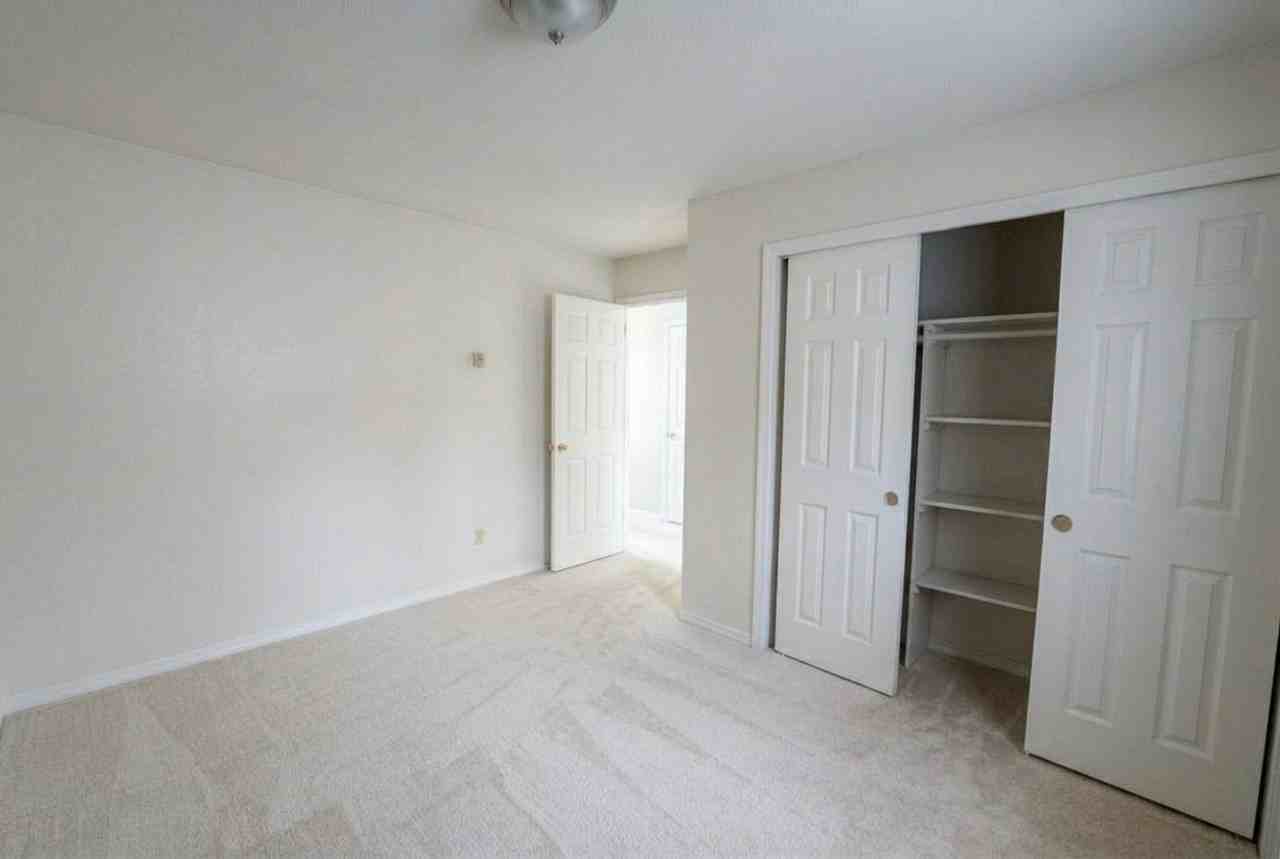 239 Parliament Cir - Photo 7 of 11