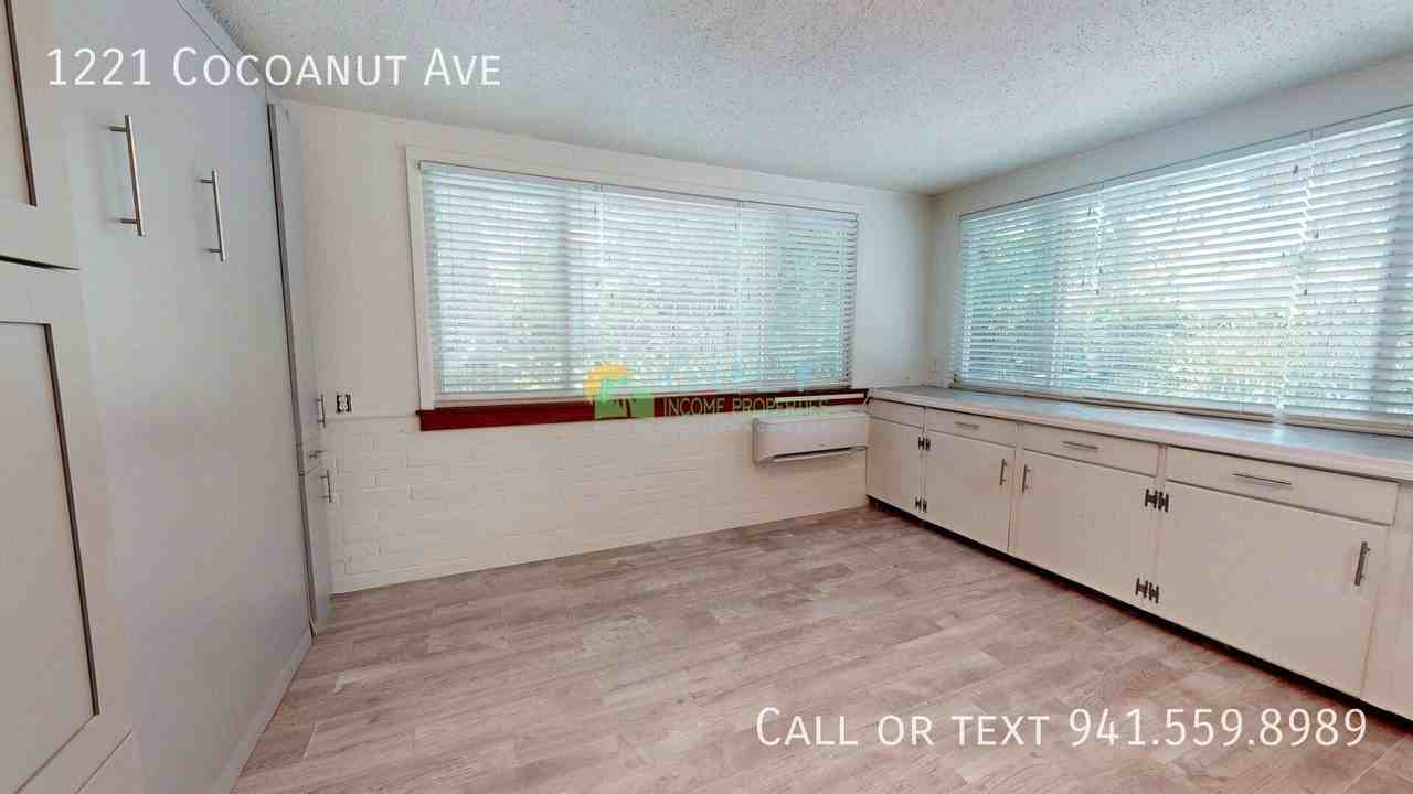 1221 Cocoanut Ave - Photo 3 of 9