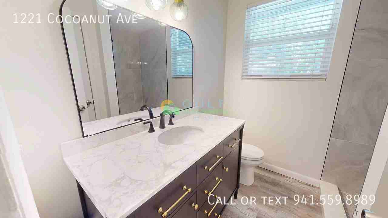 1221 Cocoanut Ave - Photo 6 of 9