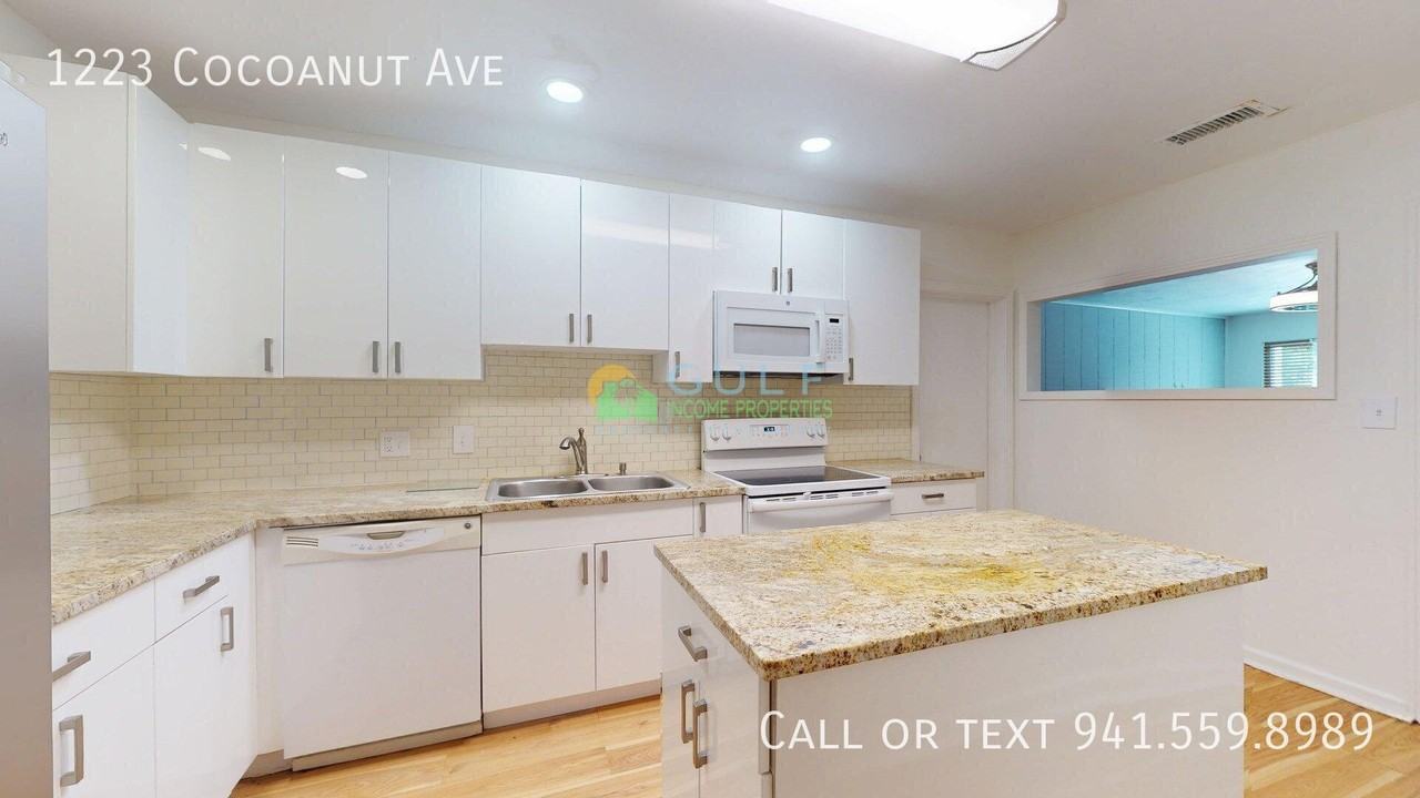 1223 Cocoanut Ave - Photo 7 of 18