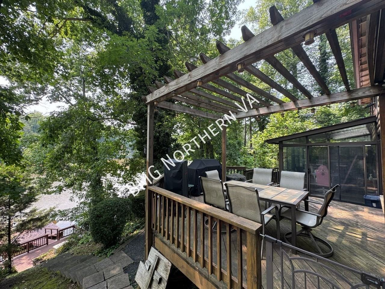 8221 Barron St - Photo 6 of 50