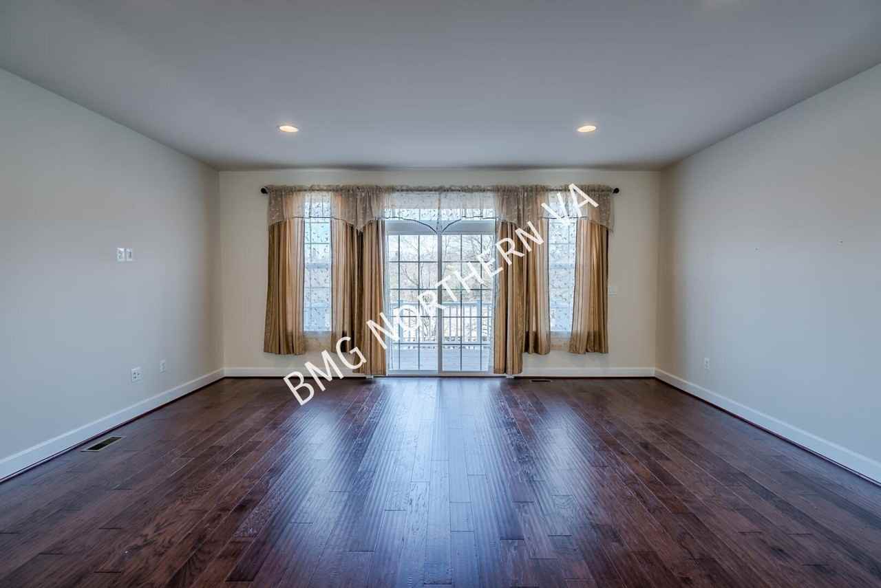 8435 Girvan Ct - Photo 7 of 28