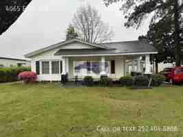 featured image of 4065 East Ave