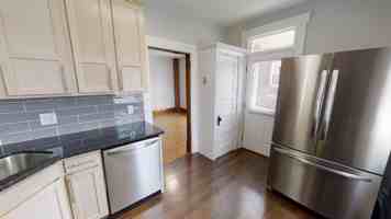 featured image of 297 E 16th Ave