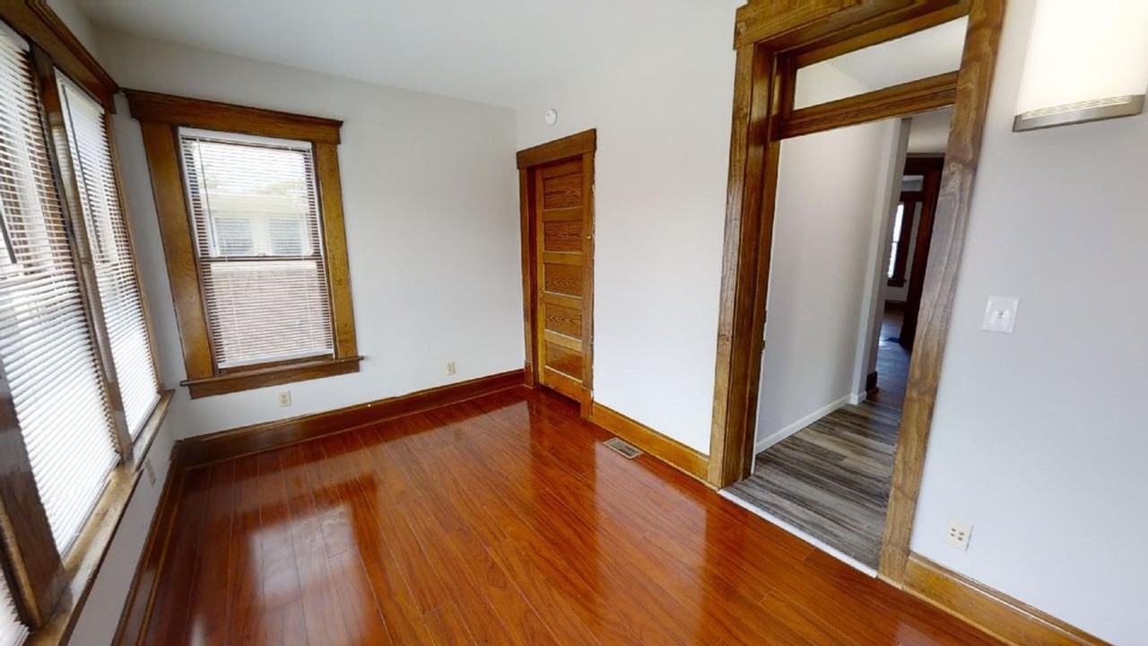 297 E 16th Ave - Photo 7 of 22