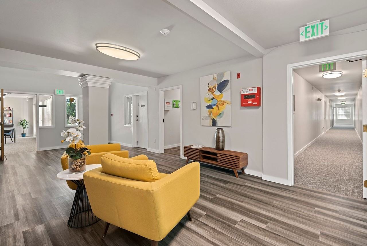 Fira Apartments - Photo 2 of 2