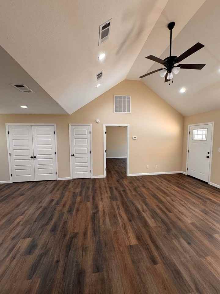 687 N Washington St - Photo 5 of 14