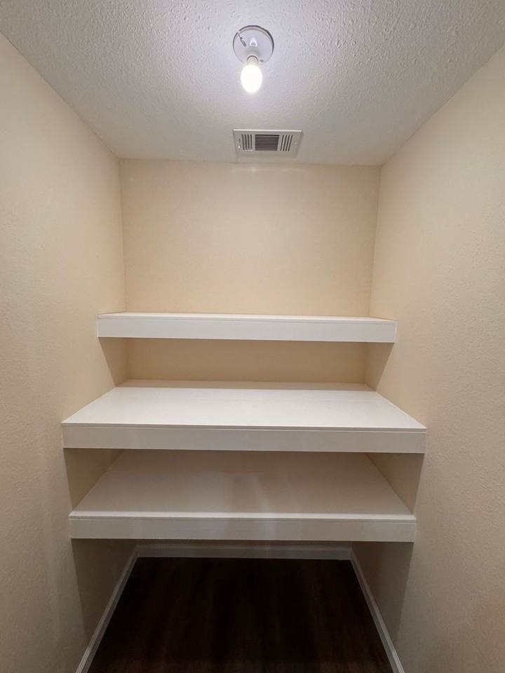 687 N Washington St - Photo 7 of 14