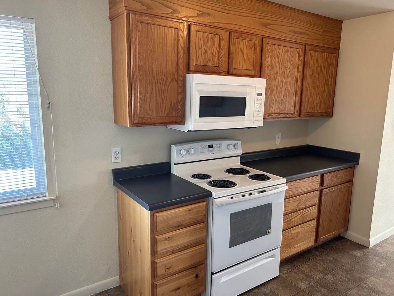 Tabernacle SG Apts, LLC - Photo 5 of 27