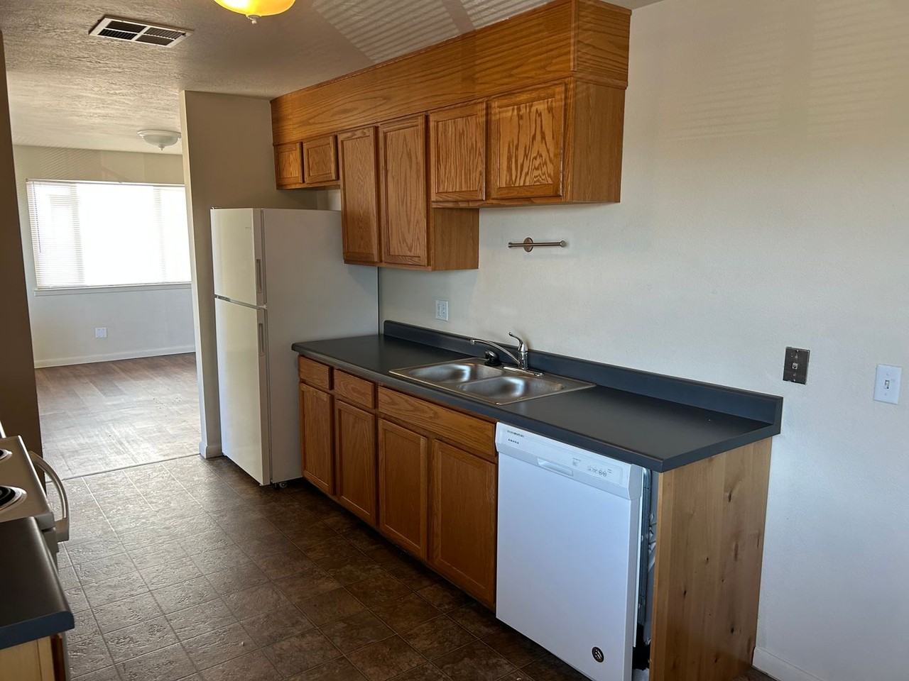 Tabernacle SG Apts, LLC - Photo 6 of 27