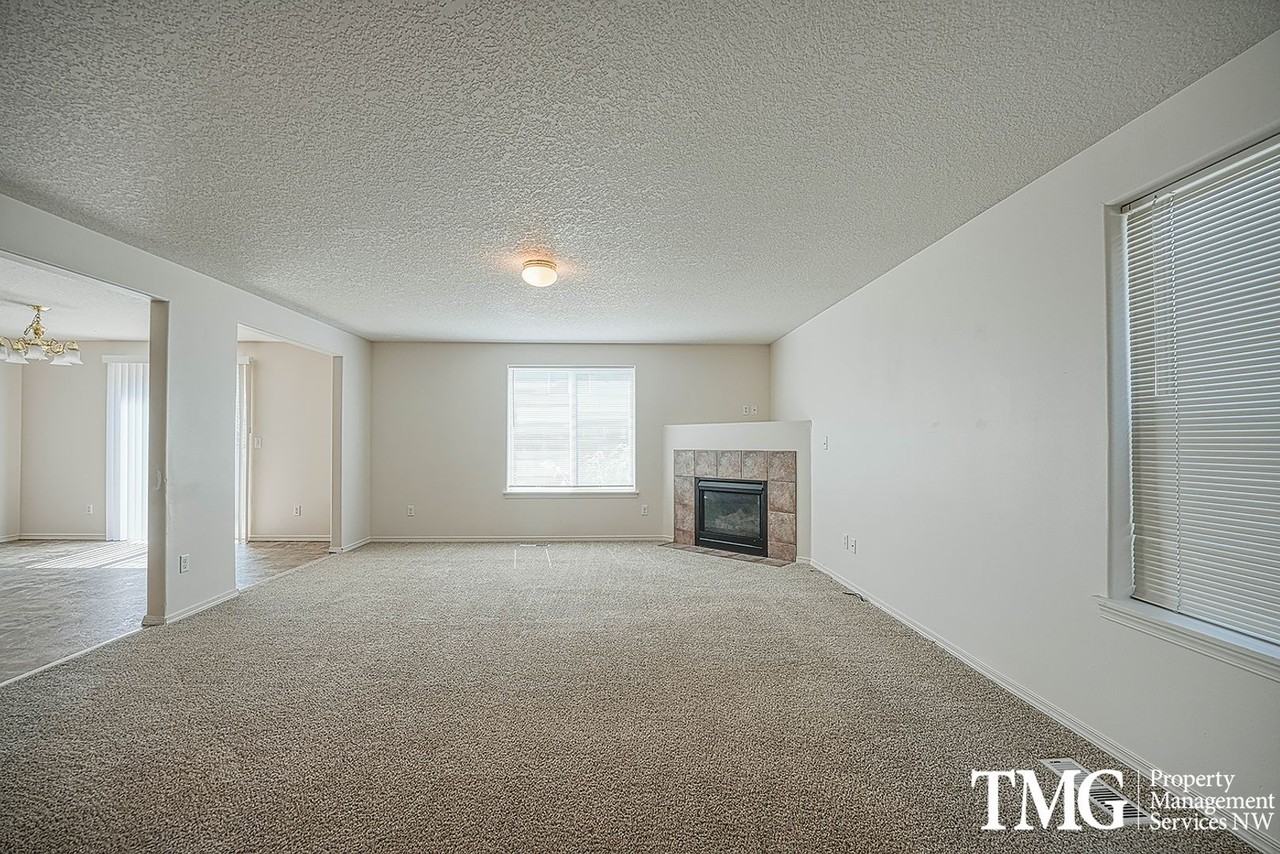 15011 Ne 69th St - Photo 2 of 34