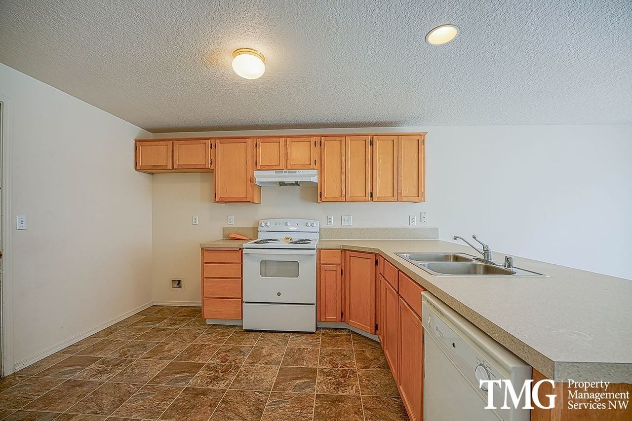 15011 Ne 69th St - Photo 5 of 34