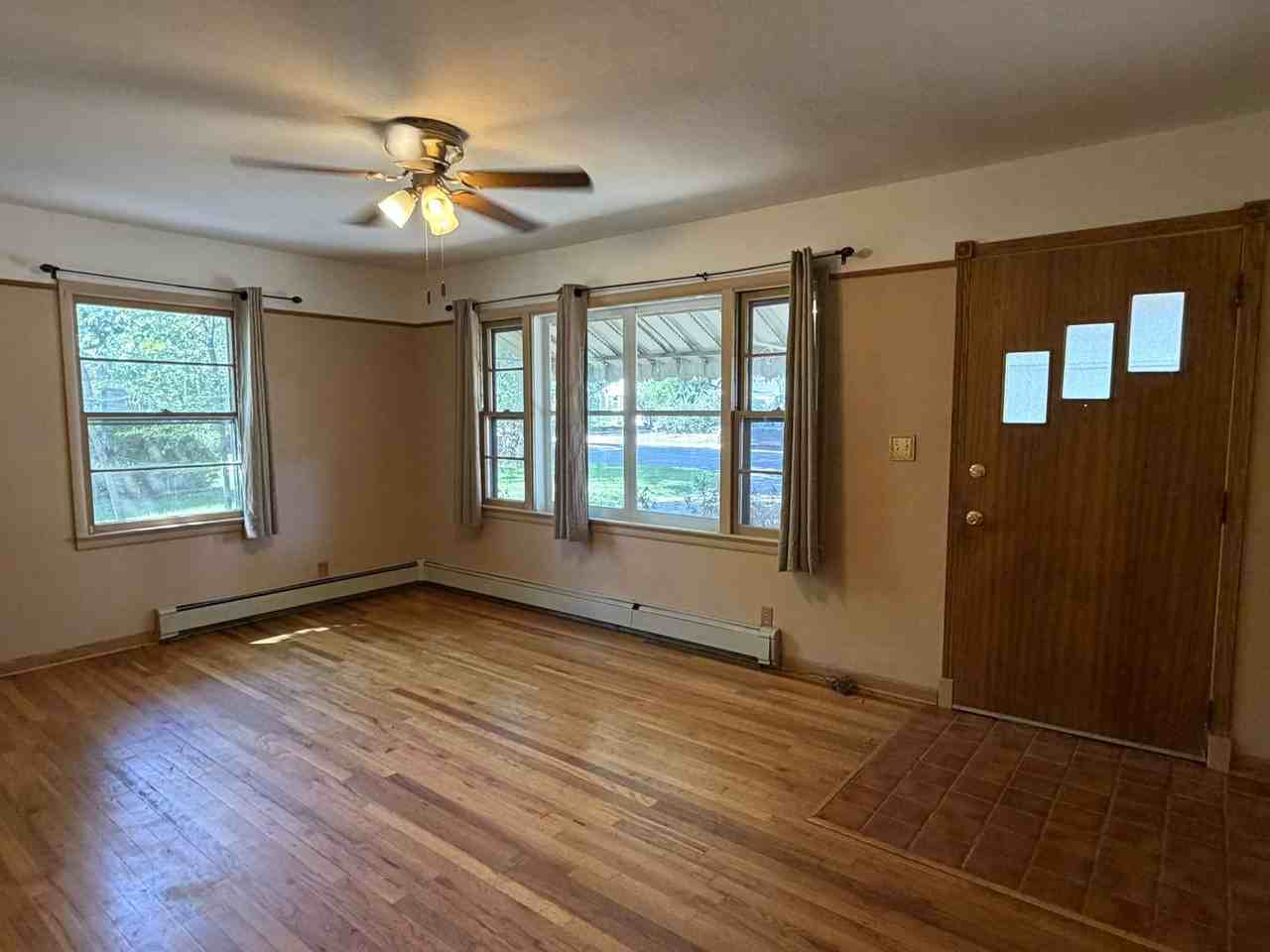 412 Park St - Photo 4 of 22