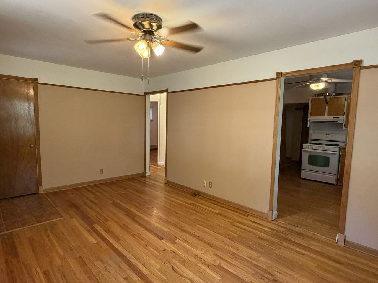 412 Park St - Photo 7 of 22