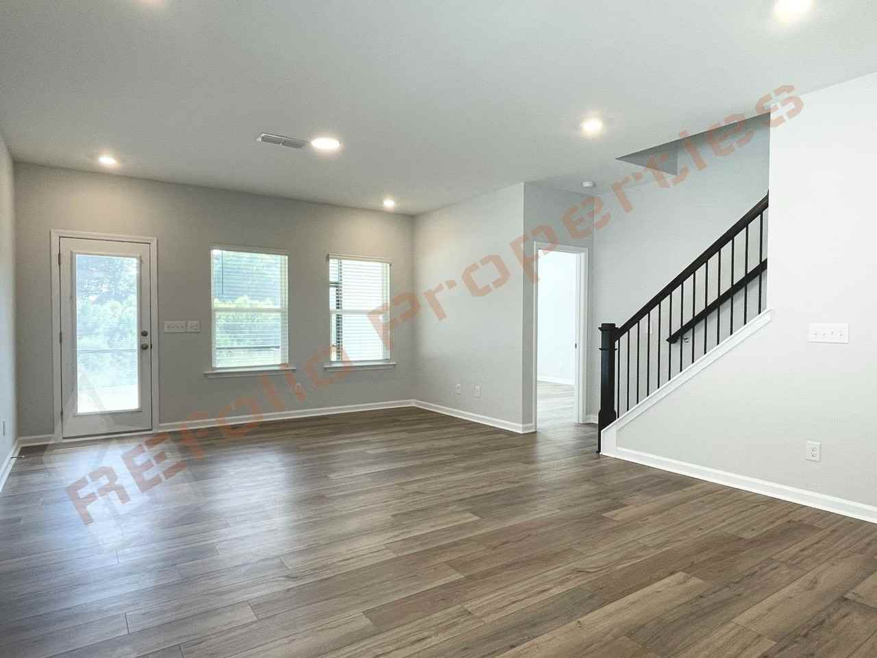 1605 Immagene Way - Photo 7 of 39