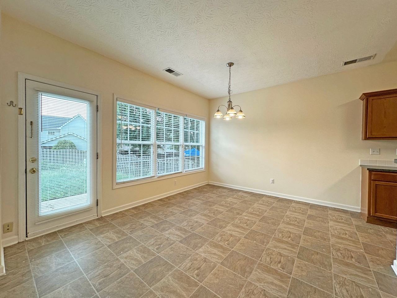 2429 Gooseberry Cir - Photo 7 of 25