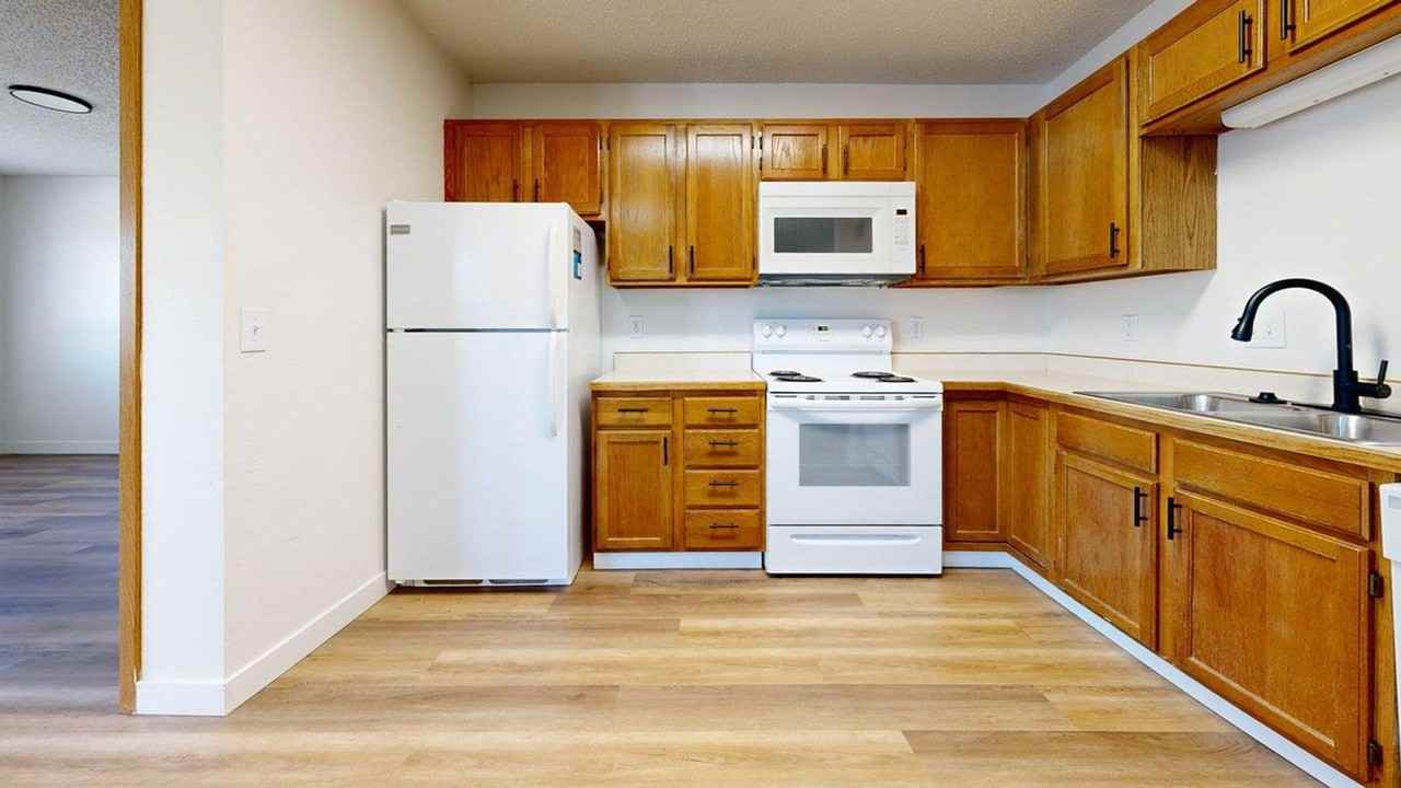 2141 Xavier (Bismarck,ND) - Photo 4 of 23