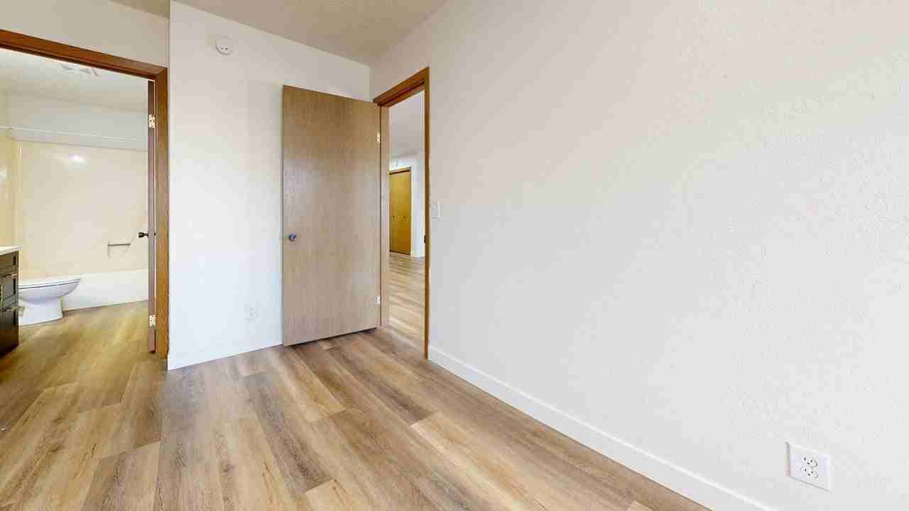 2141 Xavier (Bismarck,ND) - Photo 6 of 23