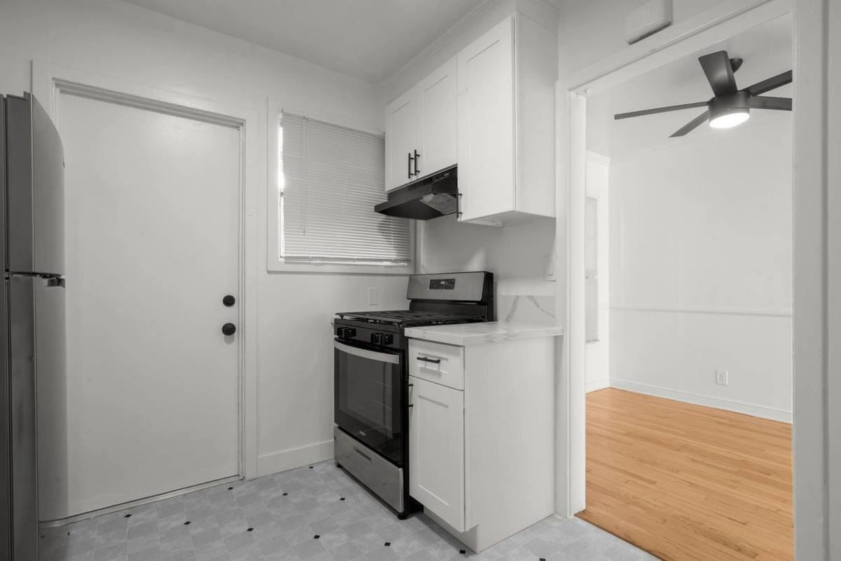 3339 Stocker St #1A - Photo 4 of 10