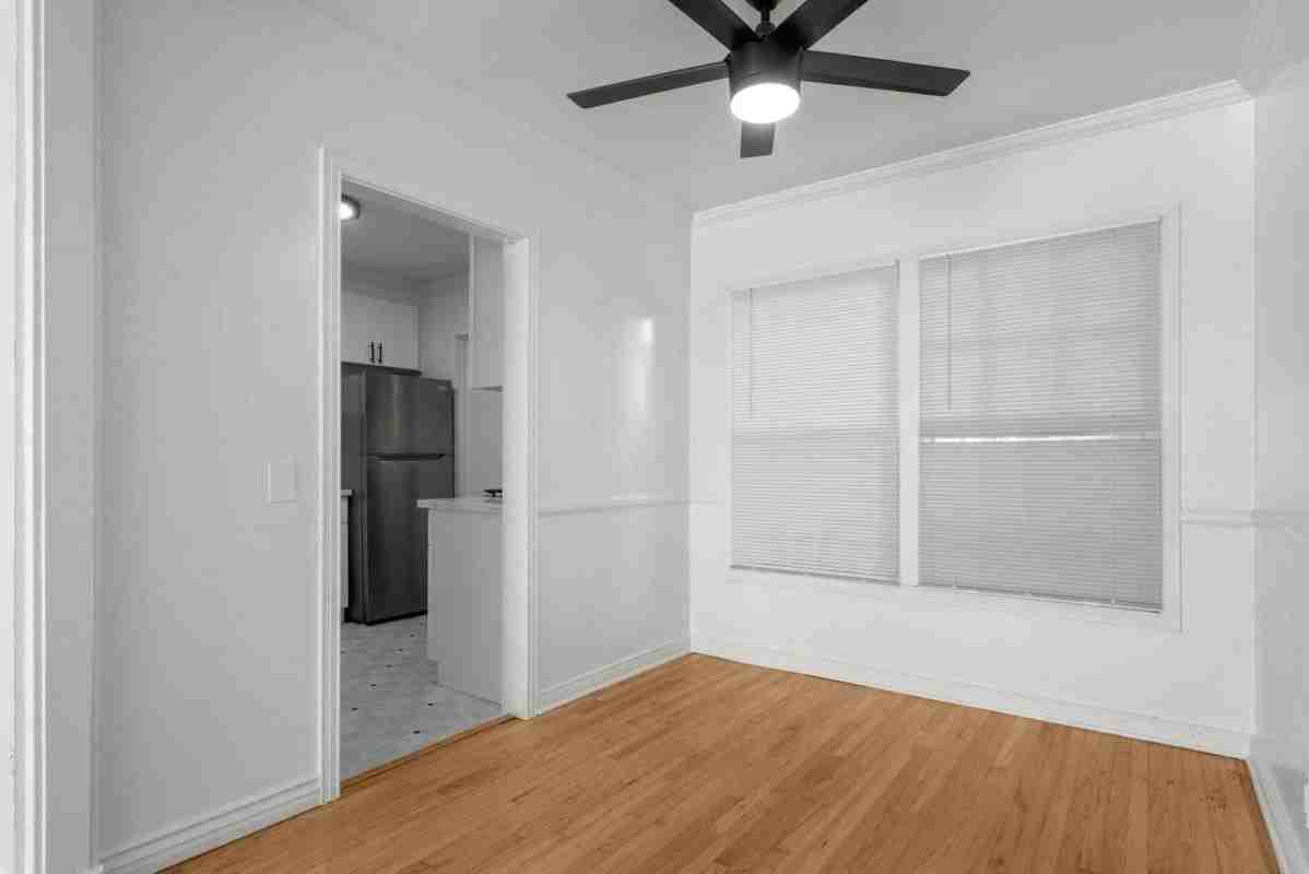 3339 Stocker St #1A - Photo 6 of 10