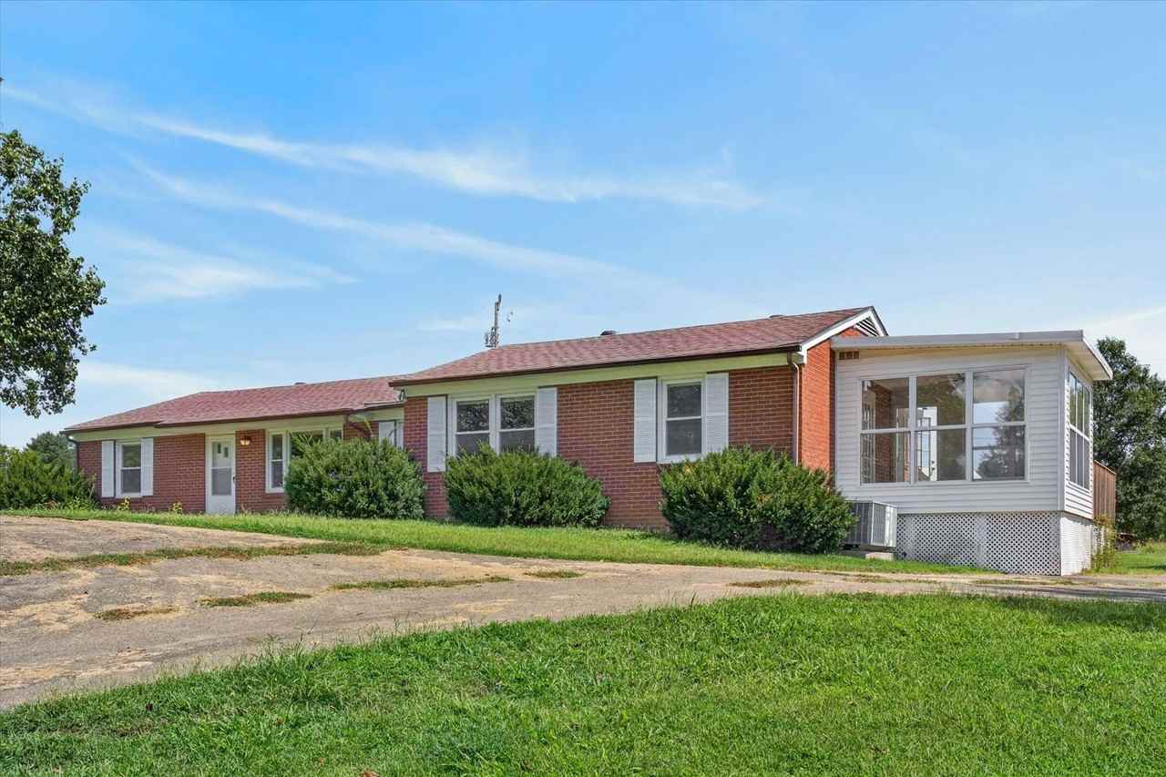 3252 Marthas Chapel Rd - Photo 2 of 40