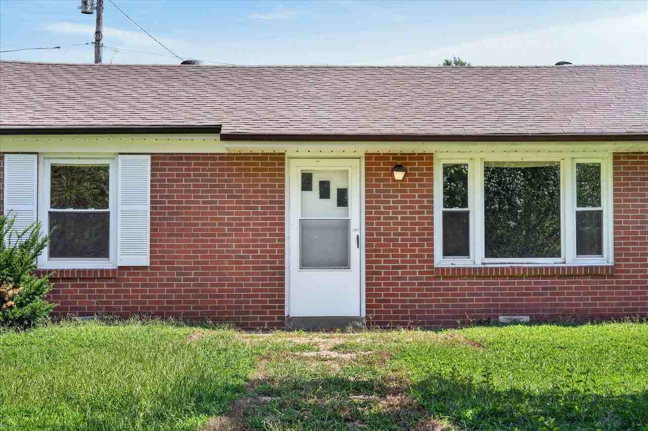 3252 Marthas Chapel Rd - Photo 4 of 40