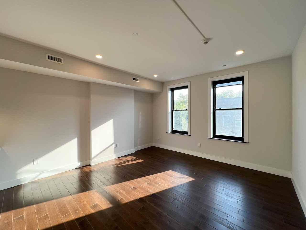 1301-1309 Walnut Street - Photo 5 of 22