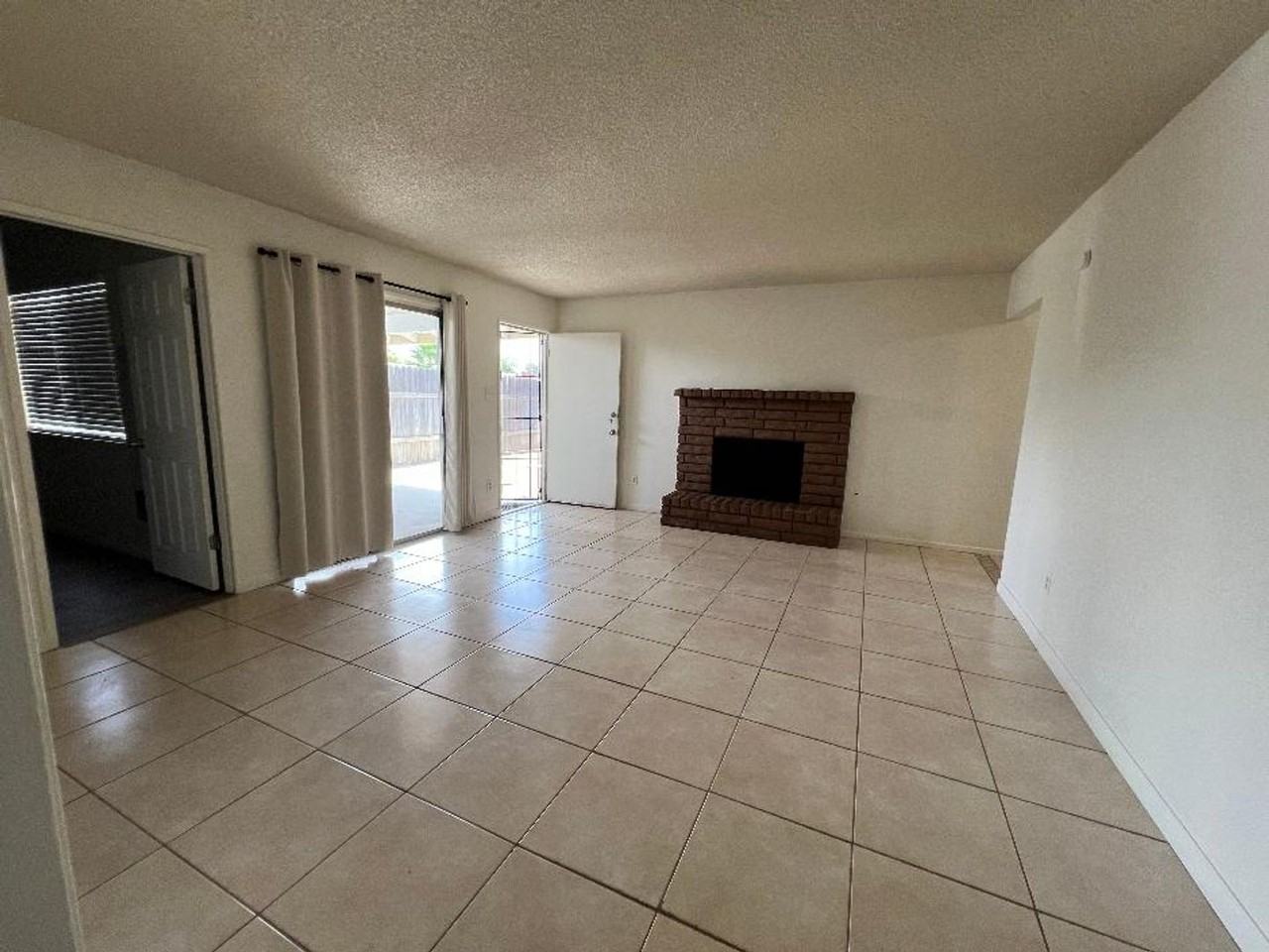 1915 Hasti Acres Dr - Photo 3 of 13