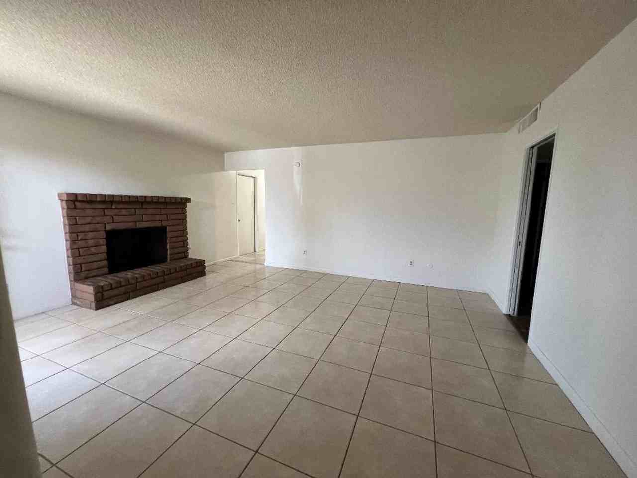 1915 Hasti Acres Dr - Photo 4 of 13