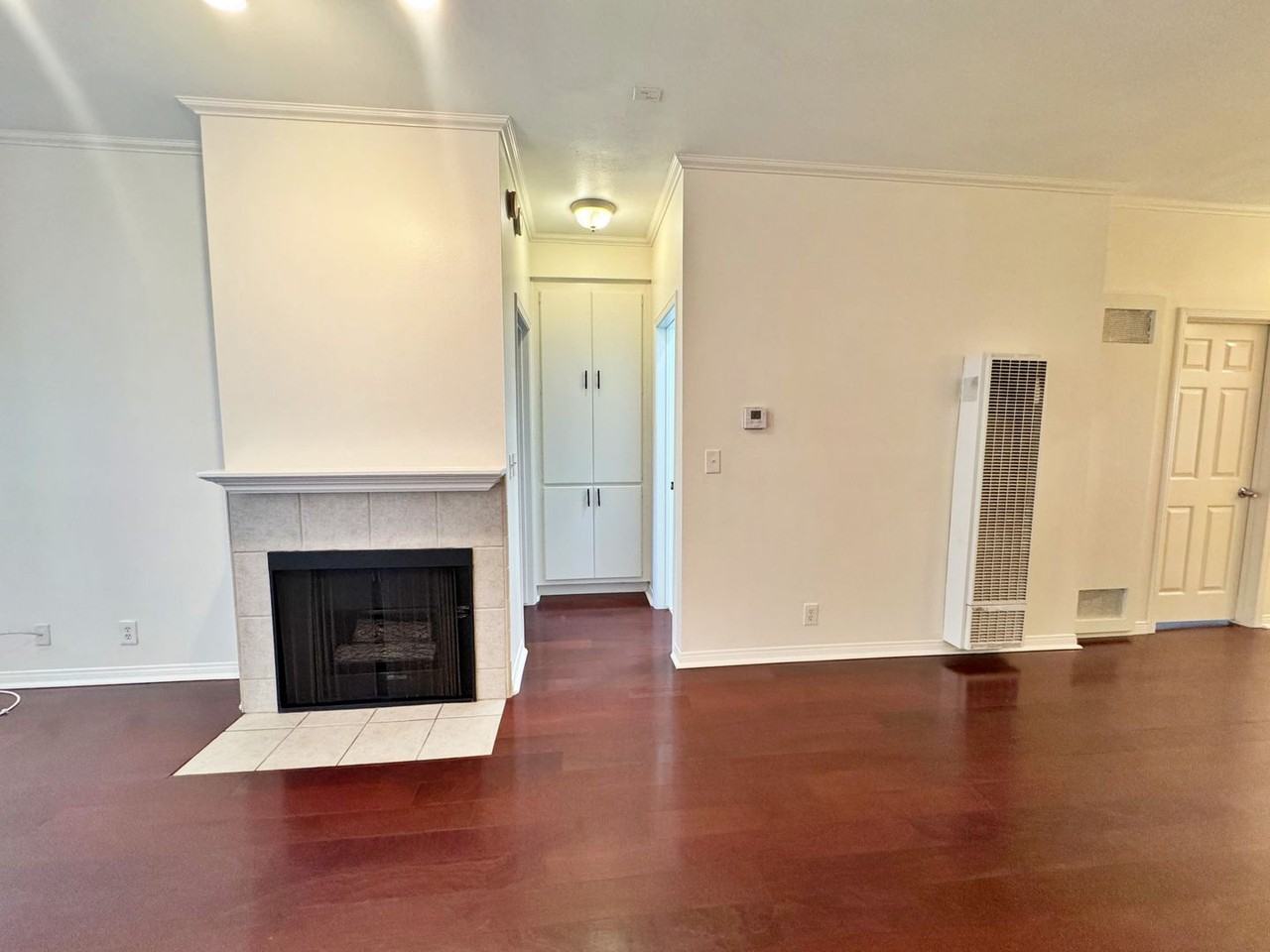 1145 Roswell Ave - Photo 6 of 23