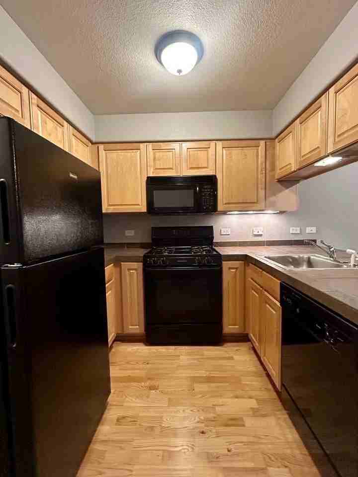 947 Laramie Blvd - Photo 6 of 17