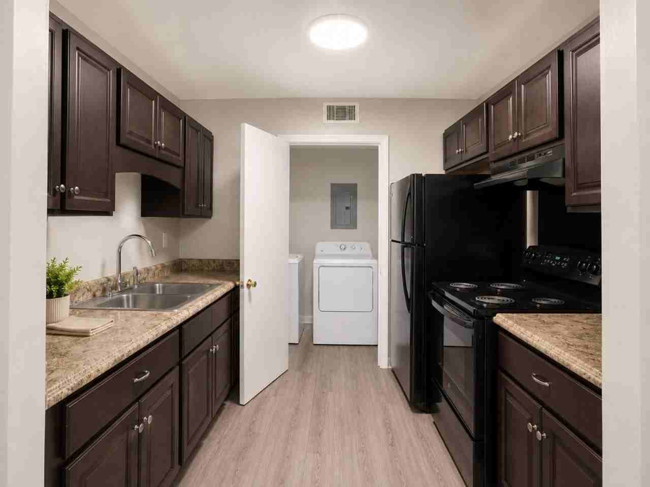 130 N Ridge Dr - Photo 6 of 18