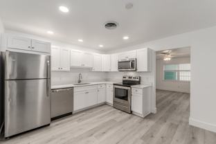 713 Southeast Stypmann Boulevard - Photo 1 of 1