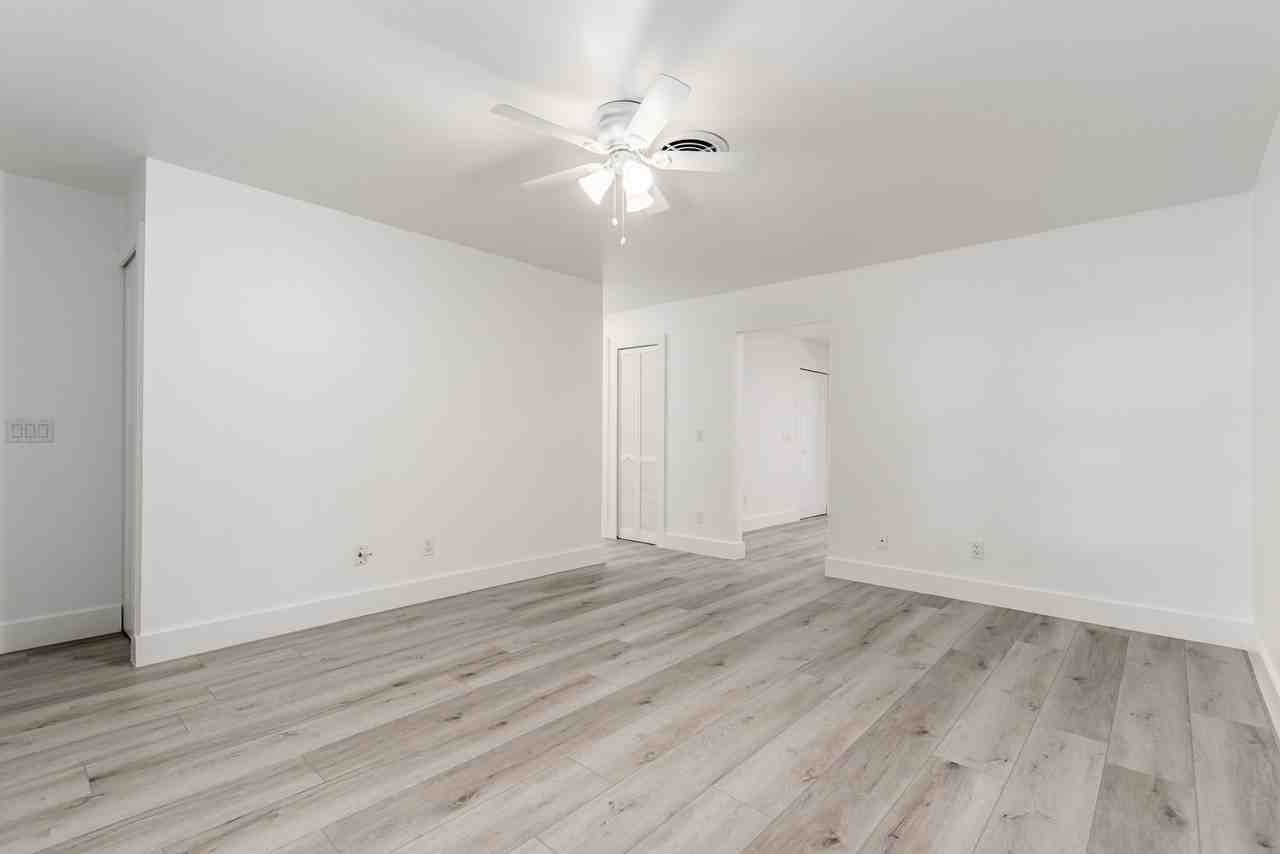 713 Southeast Stypmann Boulevard - Photo 7 of 14