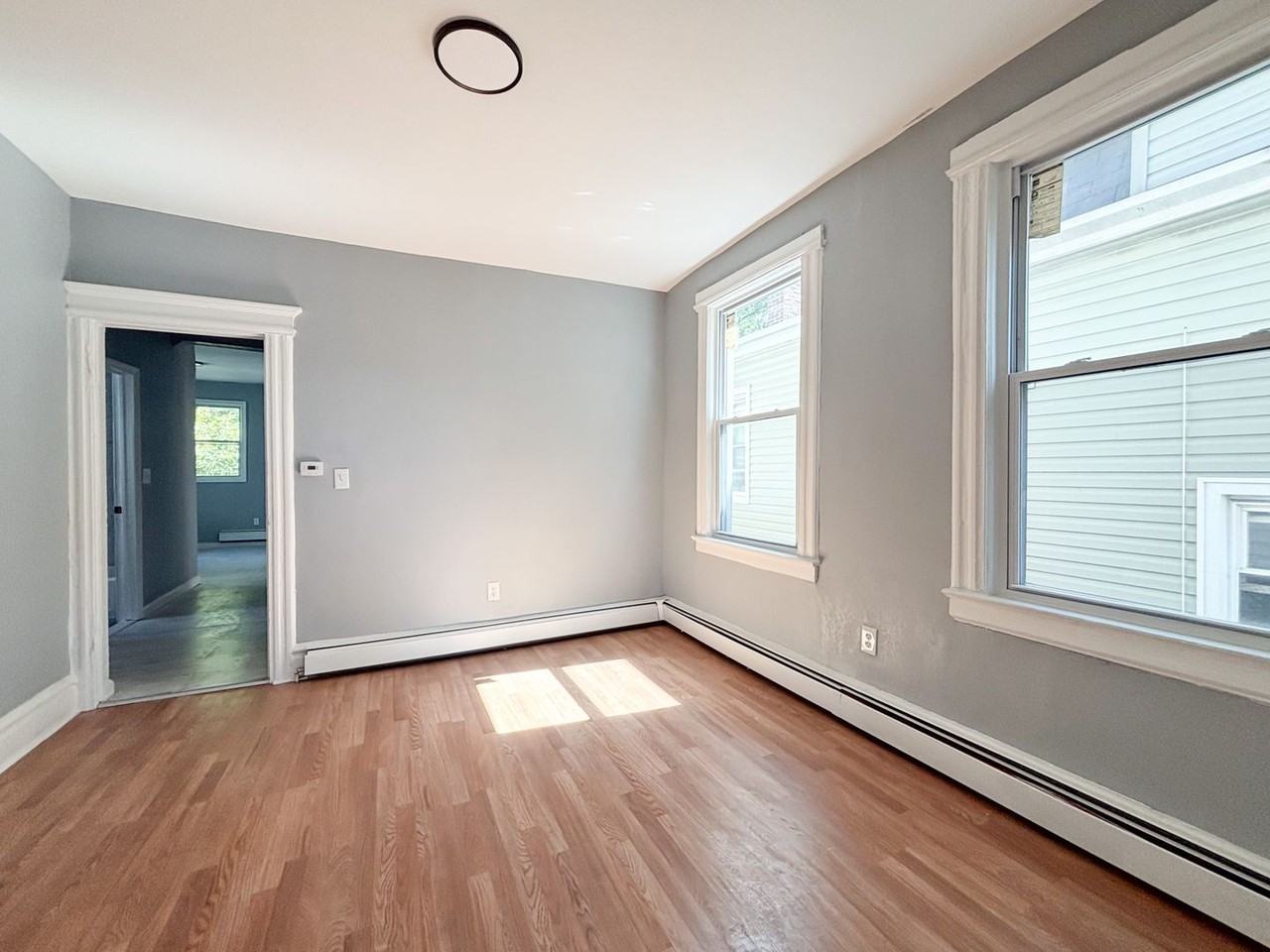 648 Grove St - Photo 5 of 18