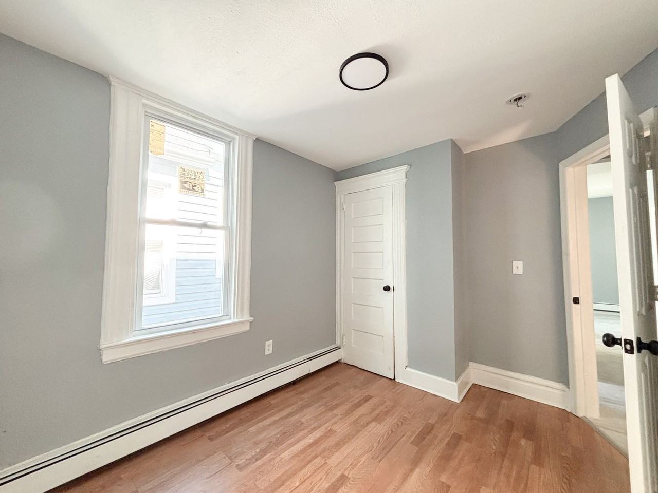648 Grove St - Photo 7 of 18