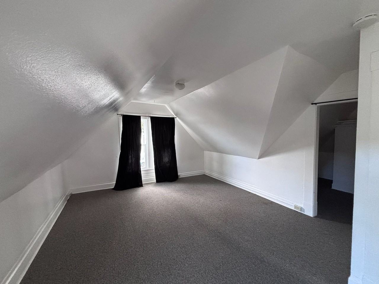 Broadway 514 (Rooms 1-5) - Photo 3 of 3